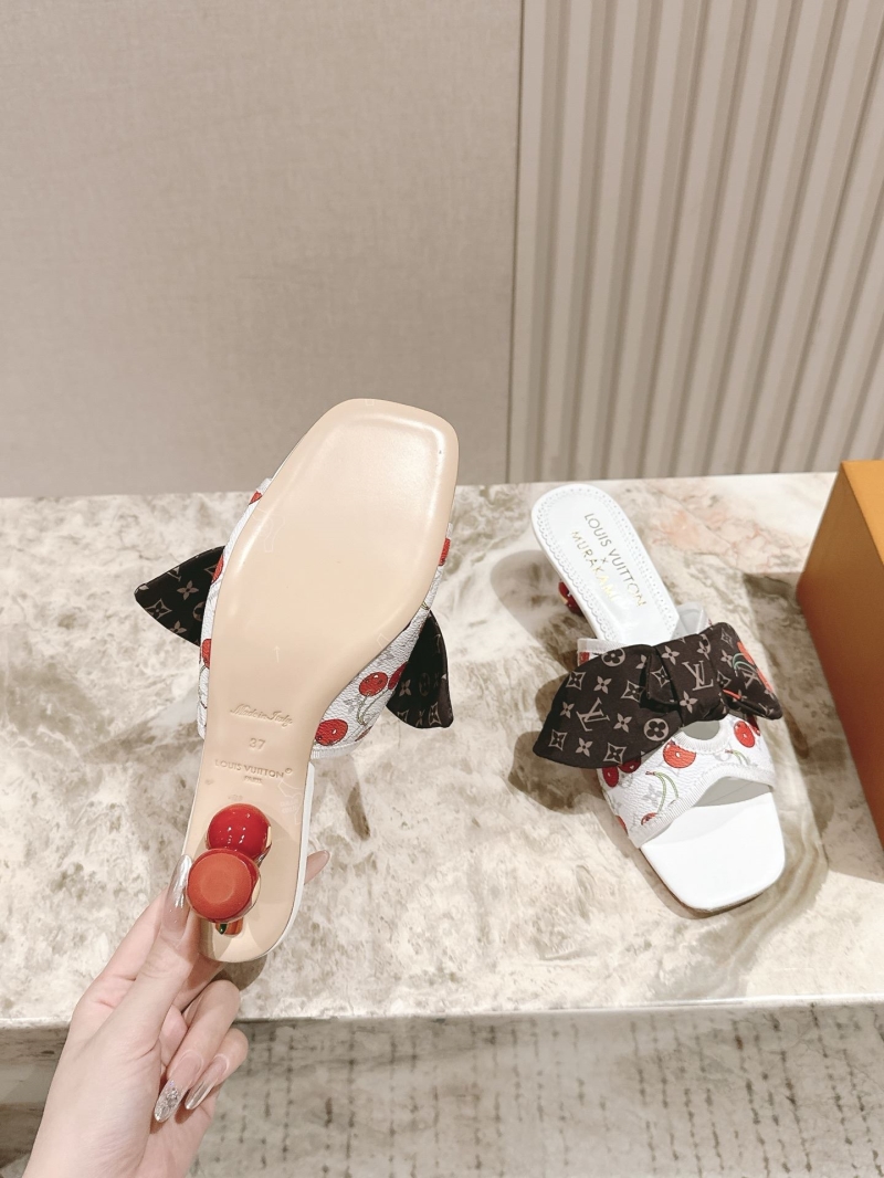 l0vis Vvtt0n slippers